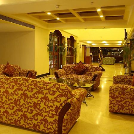 Kences Hotel -Opp Apsrtc Bus Stand Tirupati Eksteriør billede