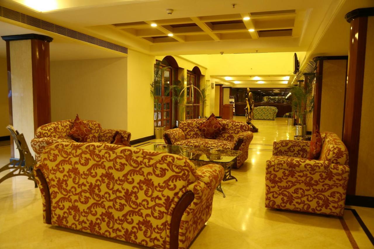 Kences Hotel -Opp Apsrtc Bus Stand Tirupati Eksteriør billede